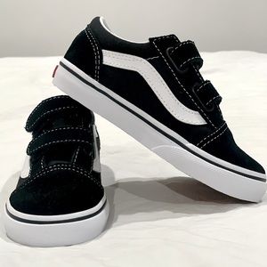 Black 9.5 toddler size Vans